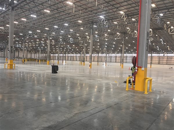 17 000  m² Industrial space