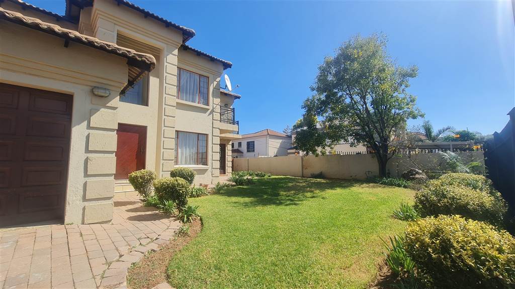 3 Bed House in Highveld photo number 2