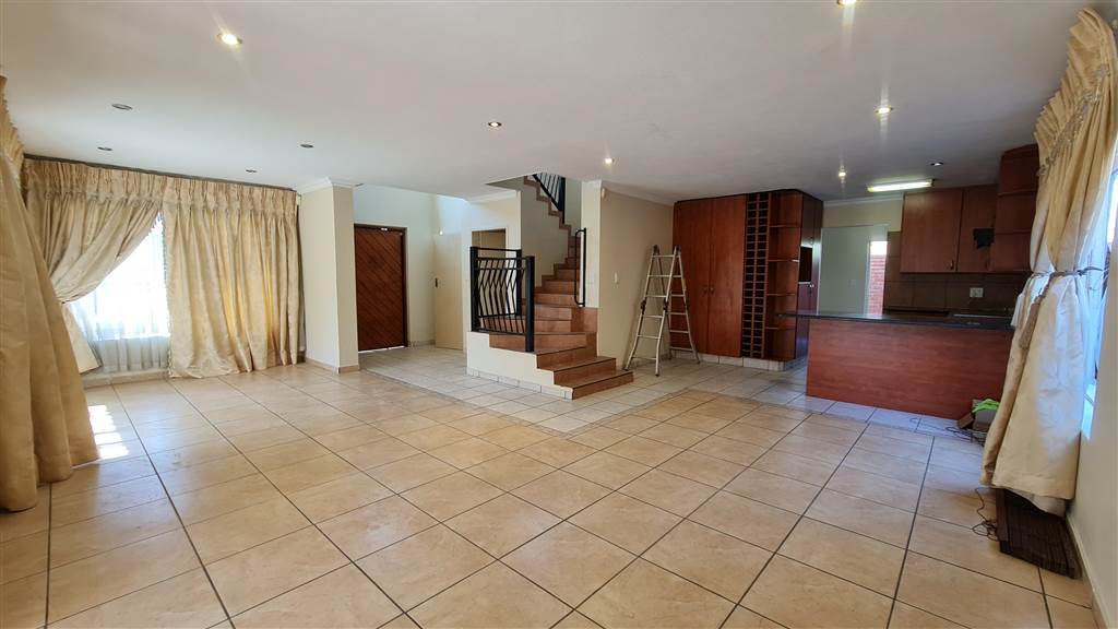 3 Bed House in Highveld photo number 6