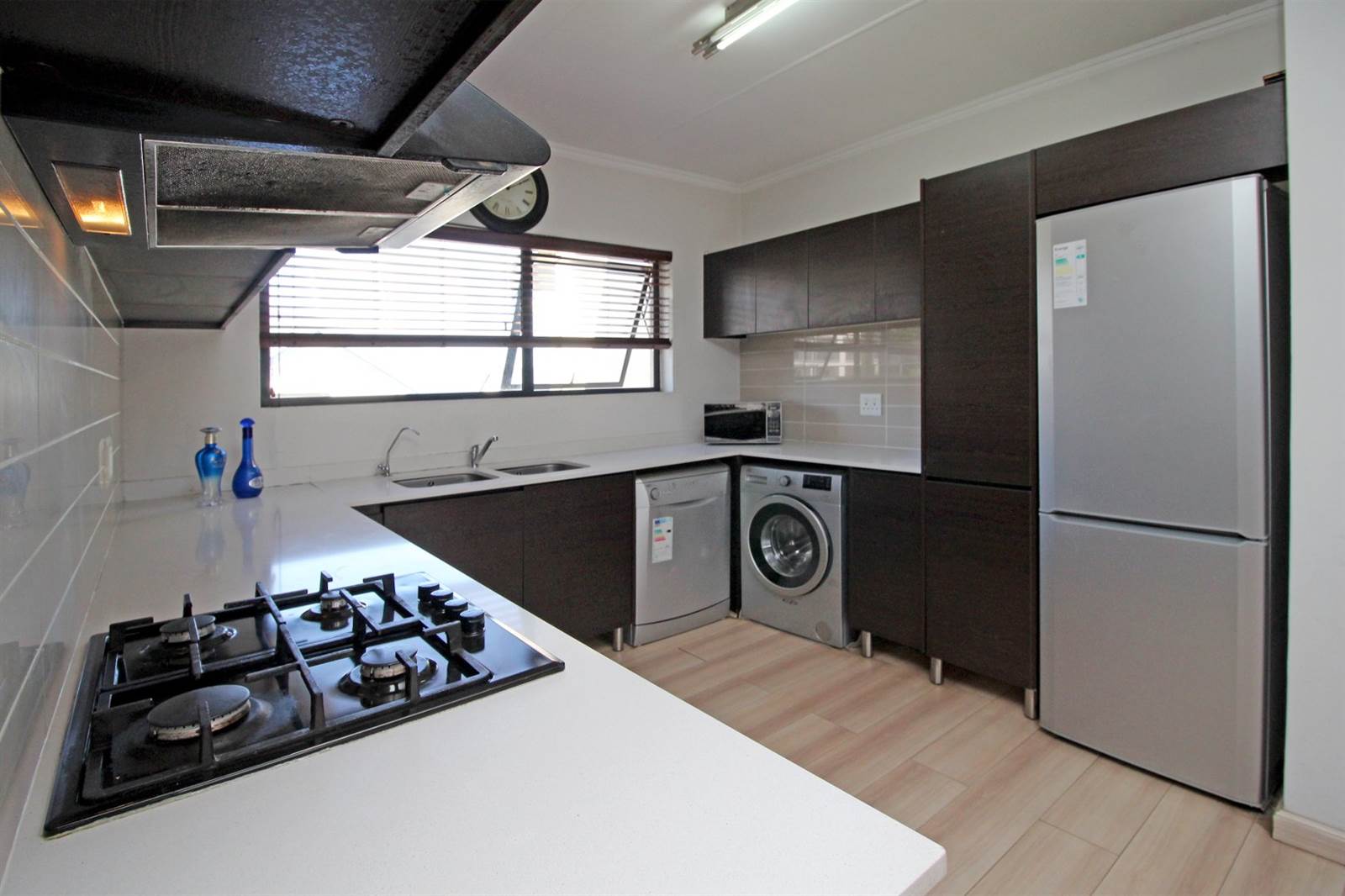 2 Bed Apartment in Kyalami Hills photo number 2