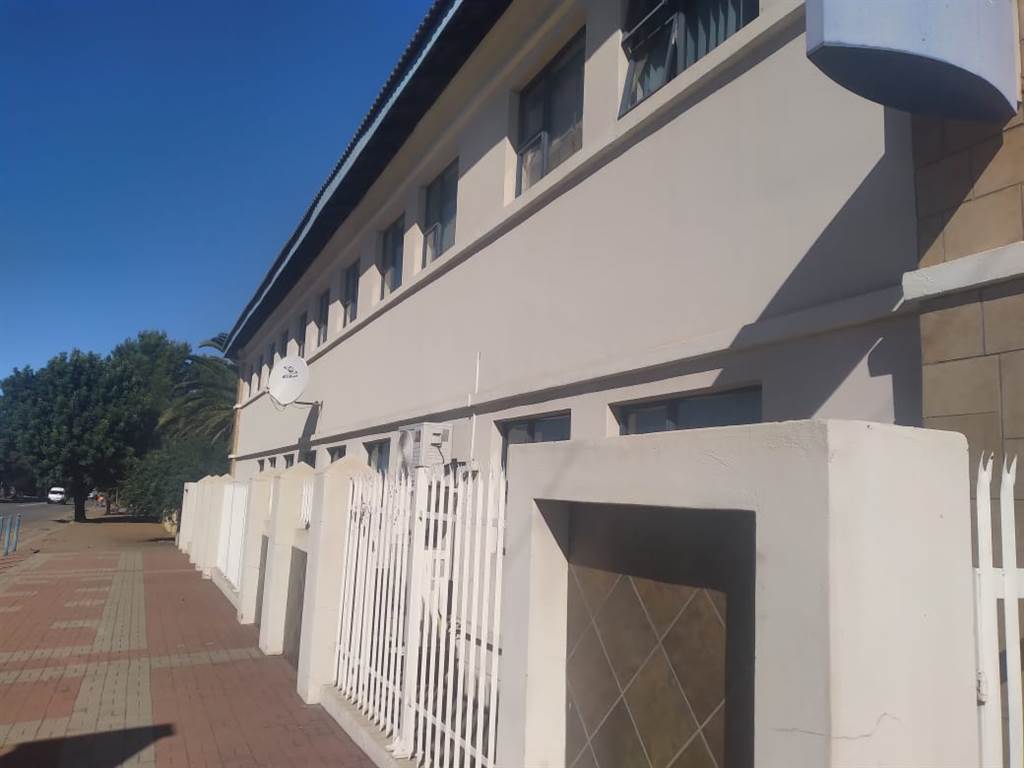 774  m² Commercial space in Vryburg photo number 2
