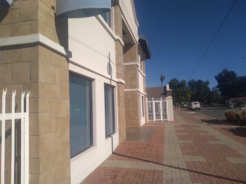 774  m² Commercial space in Vryburg photo number 3