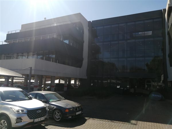 852  m² Office Space