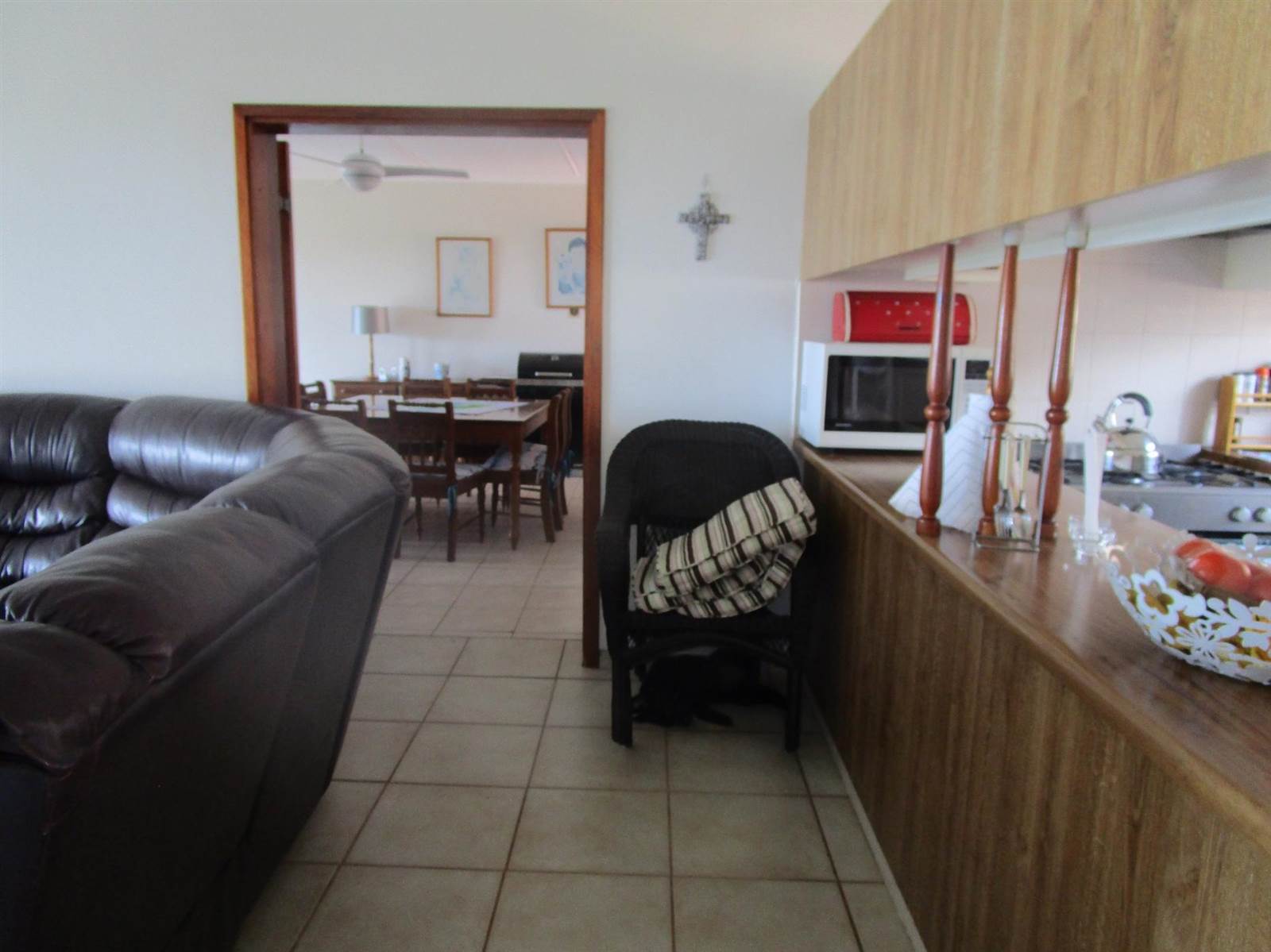 3 Bed Apartment in Scottburgh Central photo number 13