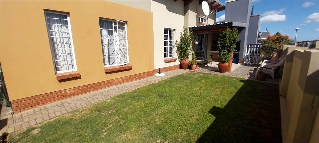 3 Bed Simplex in Waterval East photo number 5