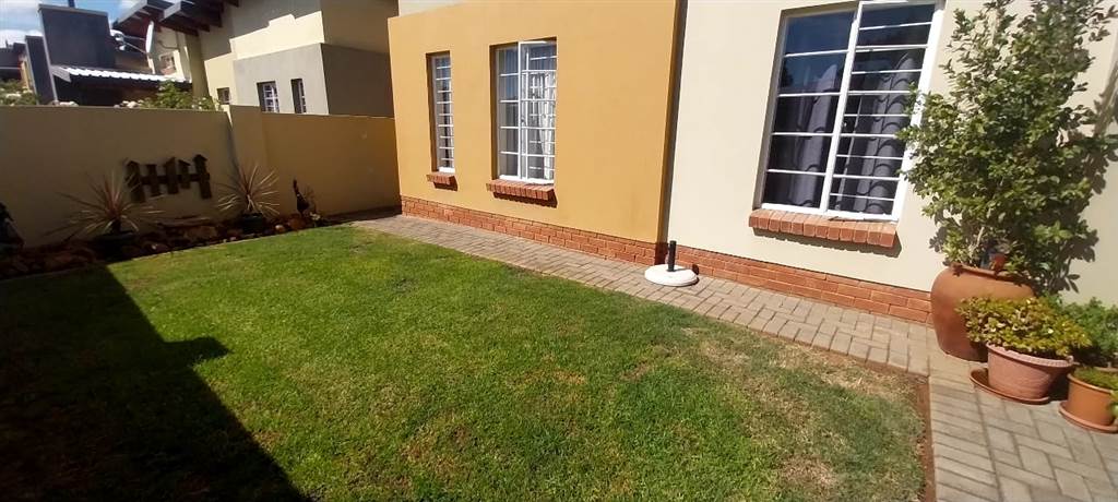 3 Bed Simplex in Waterval East photo number 4