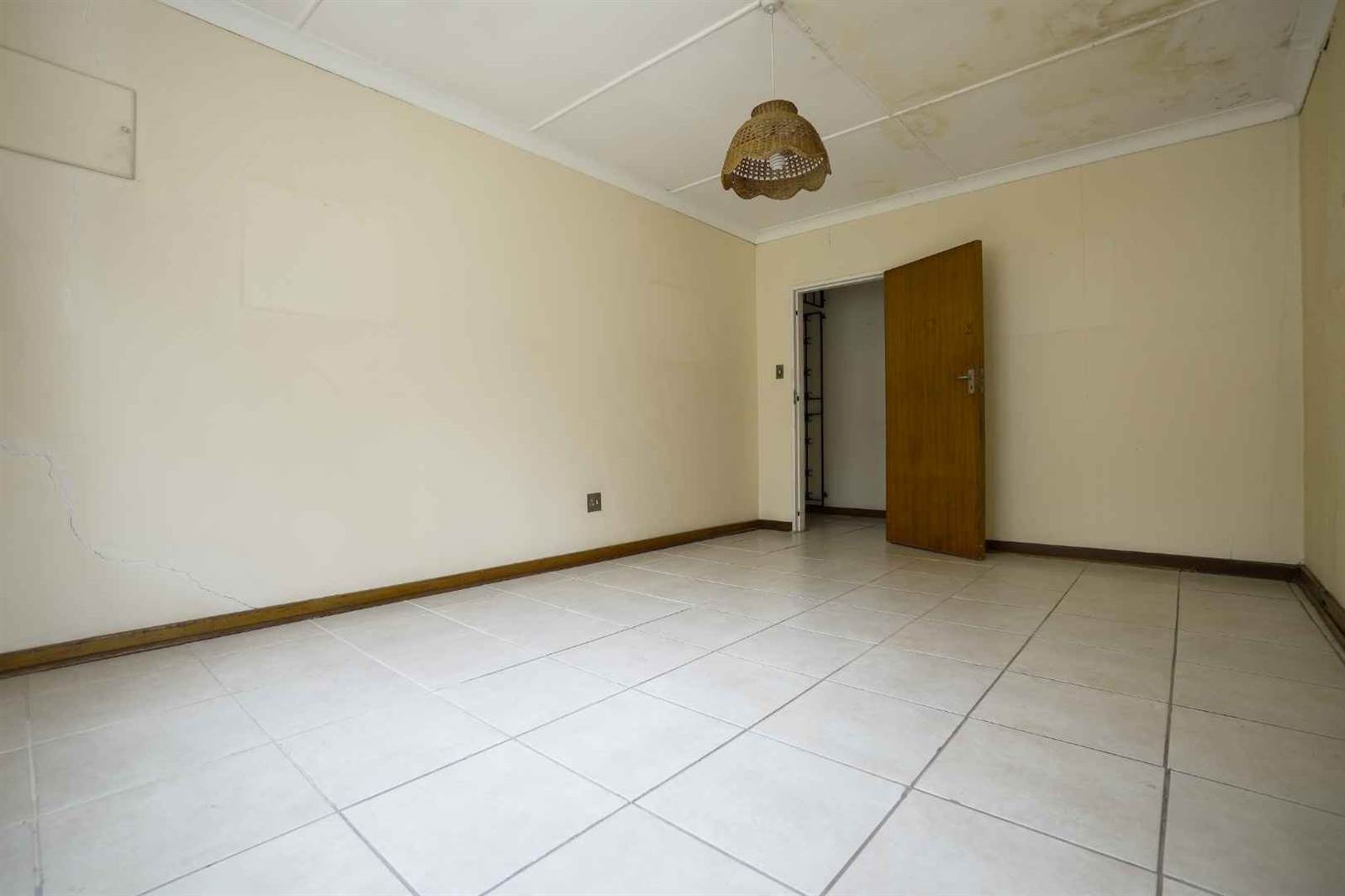 4 Bed House in Waverley photo number 9