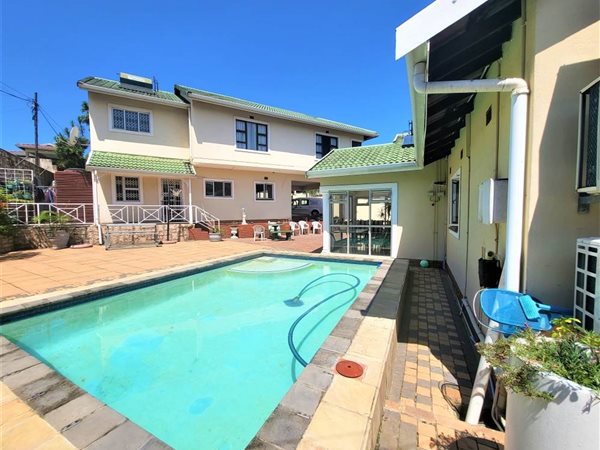 8 Bed House in Mt Edgecombe