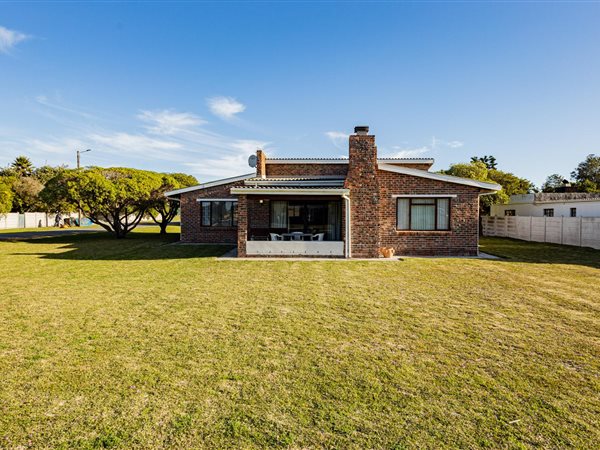 4 Bedroom House 4 Bedroom House