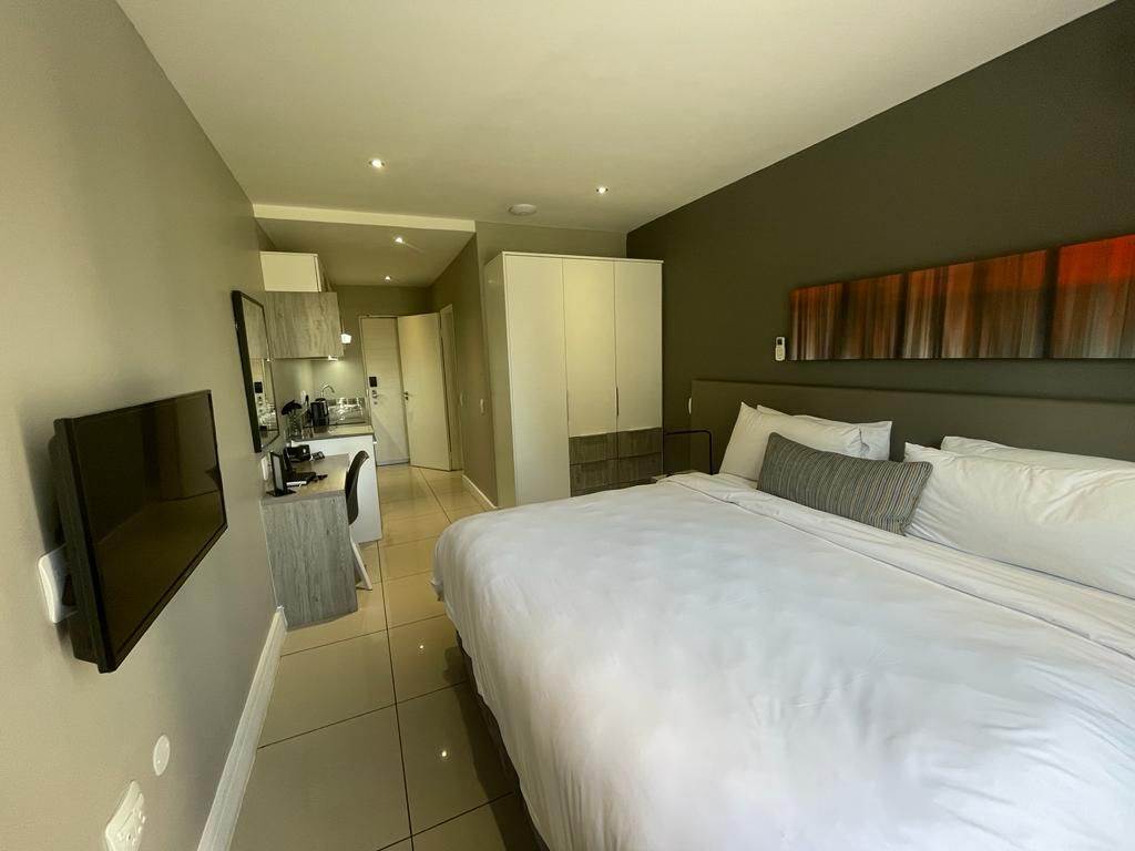 1 Bed Apartment in Rosebank photo number 2