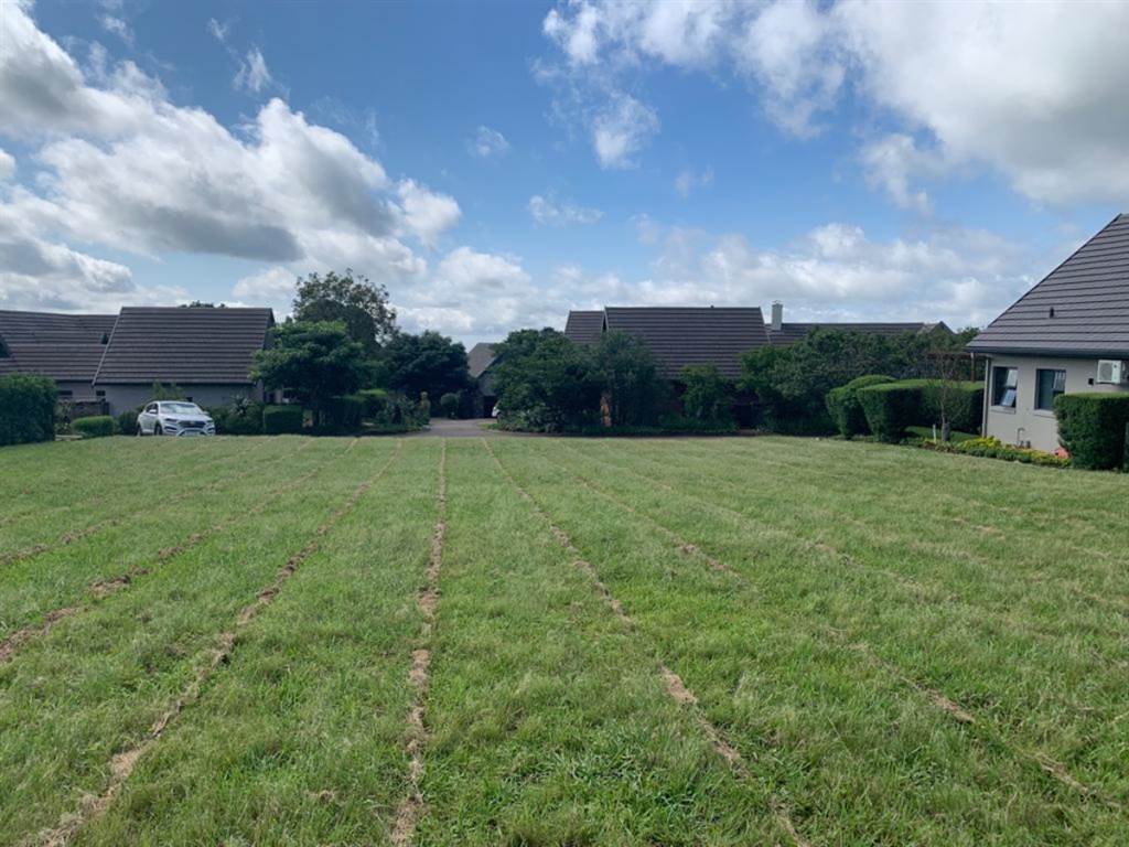1030 m² Land available in Cotswold Downs Estate photo number 2