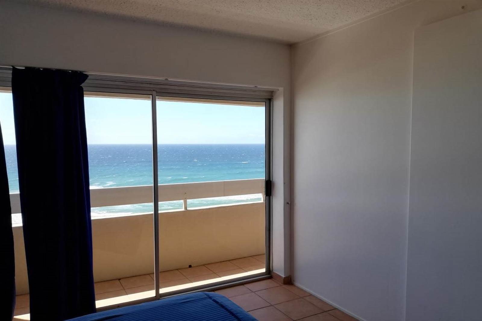 2 Bed Apartment in Amanzimtoti photo number 12