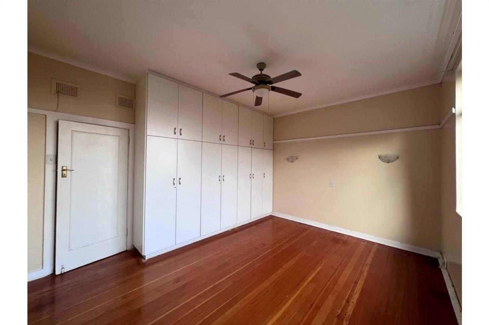 2.5 Bed Apartment in Glenwood photo number 7