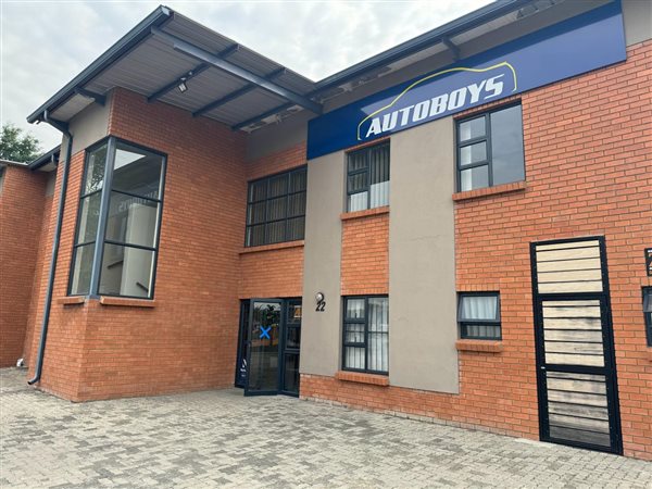 373  m² Commercial space in Waterval East