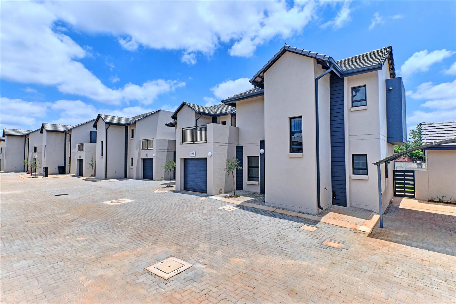 3 Bed Townhouse in Raslouw AH photo number 18