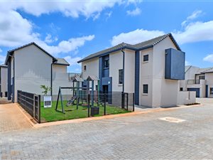 3 Bed Townhouse in Raslouw AH