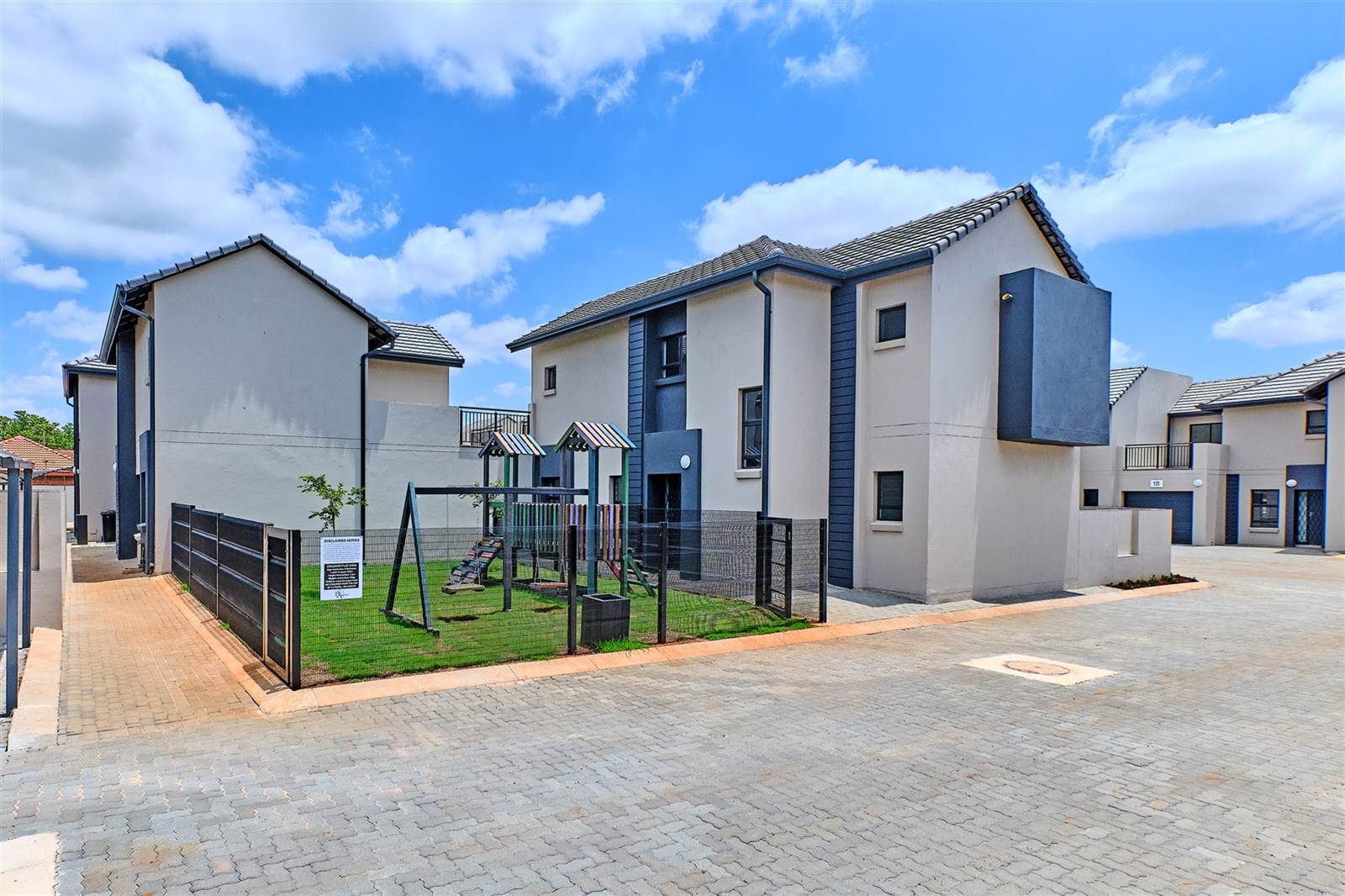 3 Bed Townhouse in Raslouw AH photo number 19