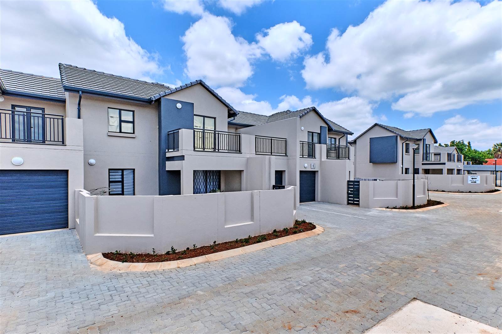 3 Bed Townhouse in Raslouw AH photo number 20