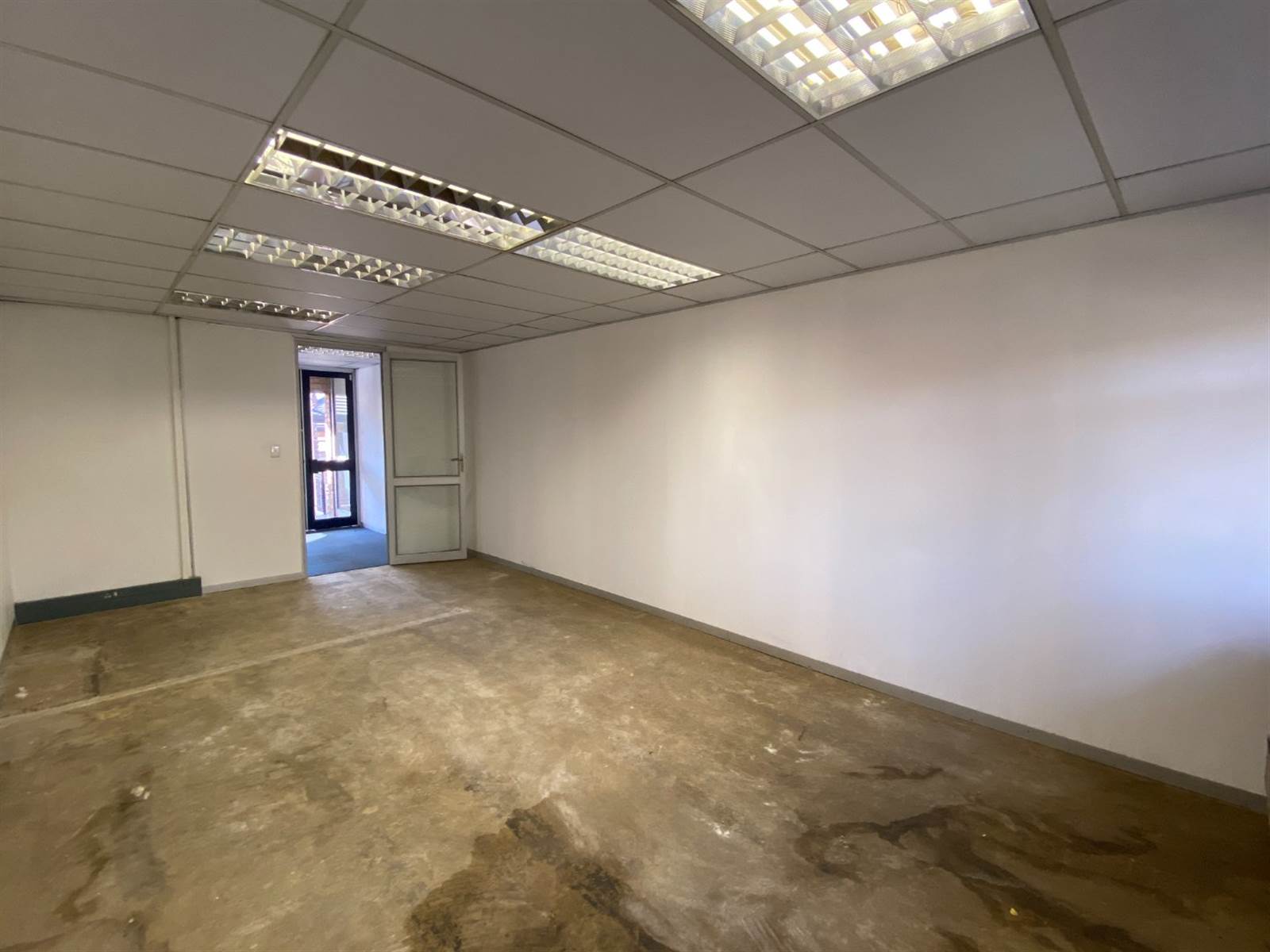 147  m² Office Space in Lydiana photo number 7