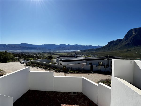 512 m² Land available in Franschhoek