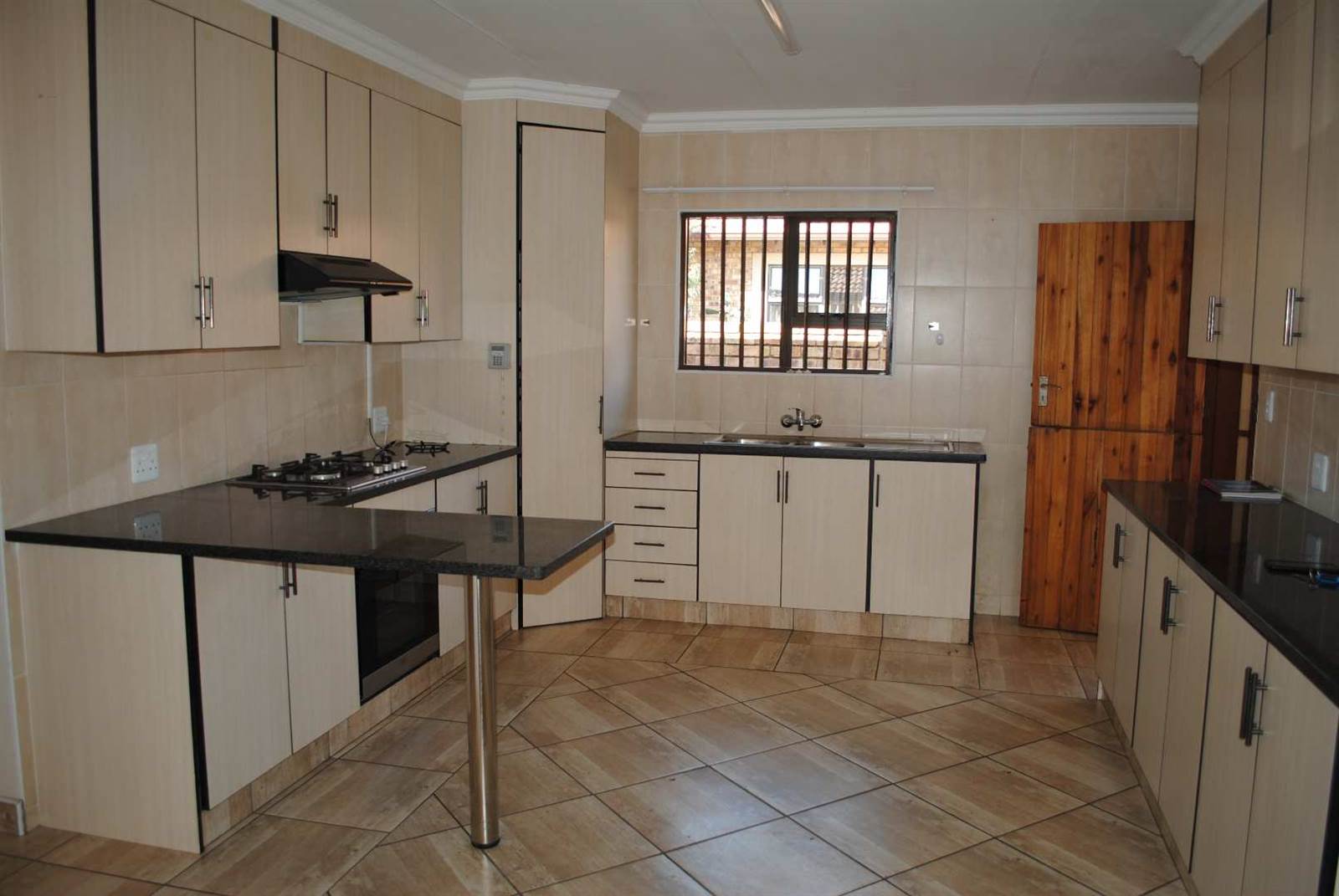 2 Bed House in Riversdale photo number 4
