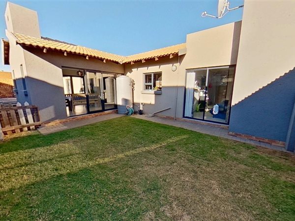 4 Bedroom Townhouse 4 Bedroom Townhouse