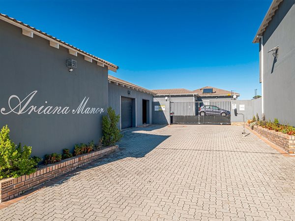 3 Bedroom Townhouse 3 Bedroom Townhouse