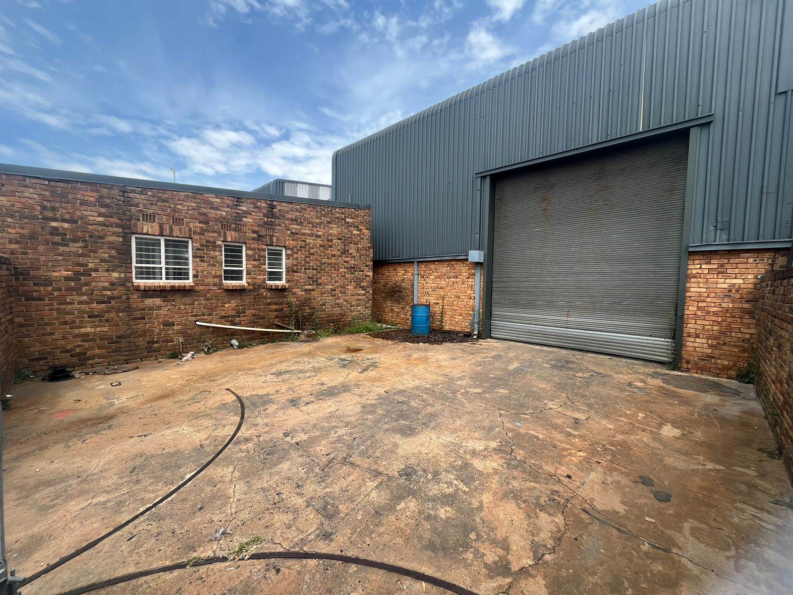 607  m² Industrial space in Jet Park photo number 1