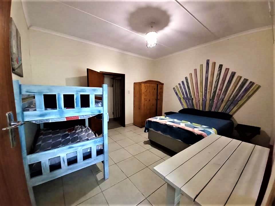 4 Bed House in Jeffreys Bay photo number 11