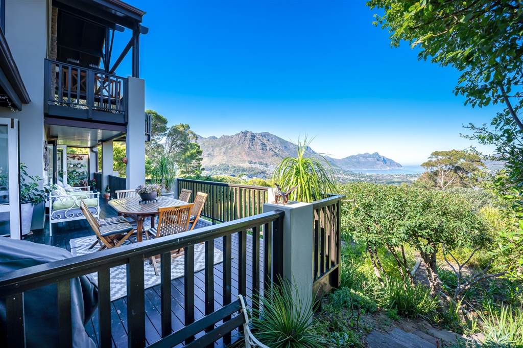 3 Bed Townhouse in Hout Bay and surrounds photo number 24