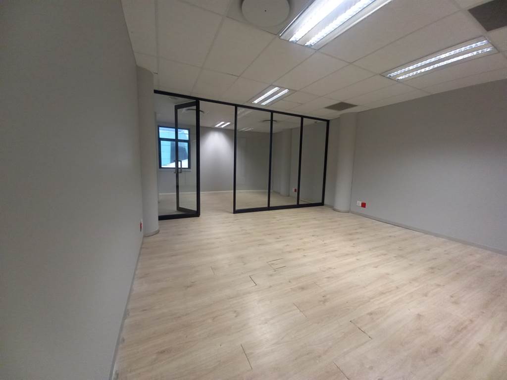677  m² Office Space in Waterkloof Glen photo number 23