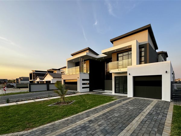 5 Bed House