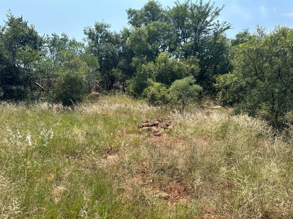 911 m² Land available in Leloko photo number 1