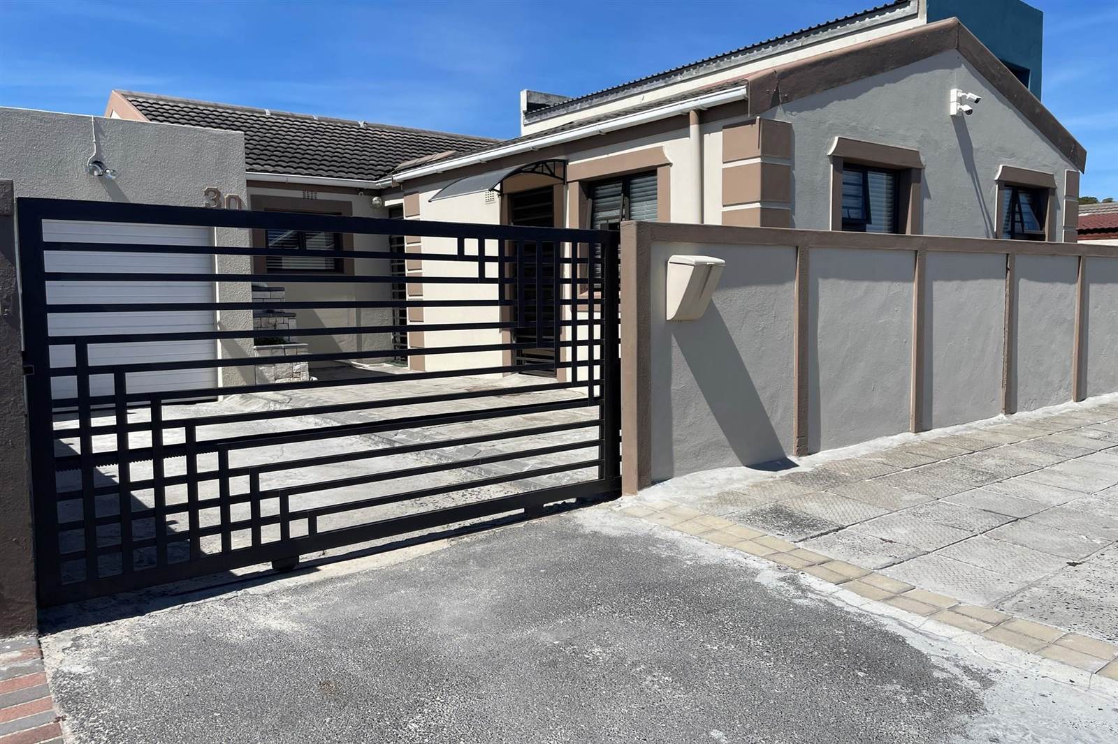 4 Bed House in Strandfontein photo number 1