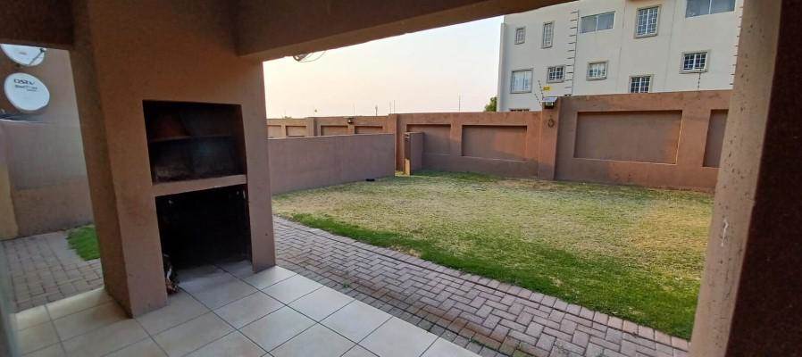 2 Bed Apartment in Evander photo number 5