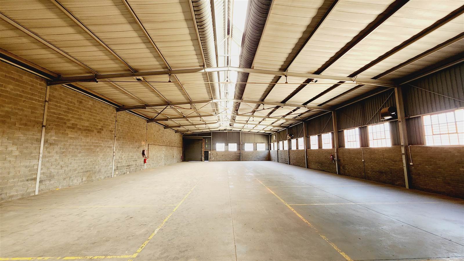 991  m² Industrial space in Kya Sands photo number 2
