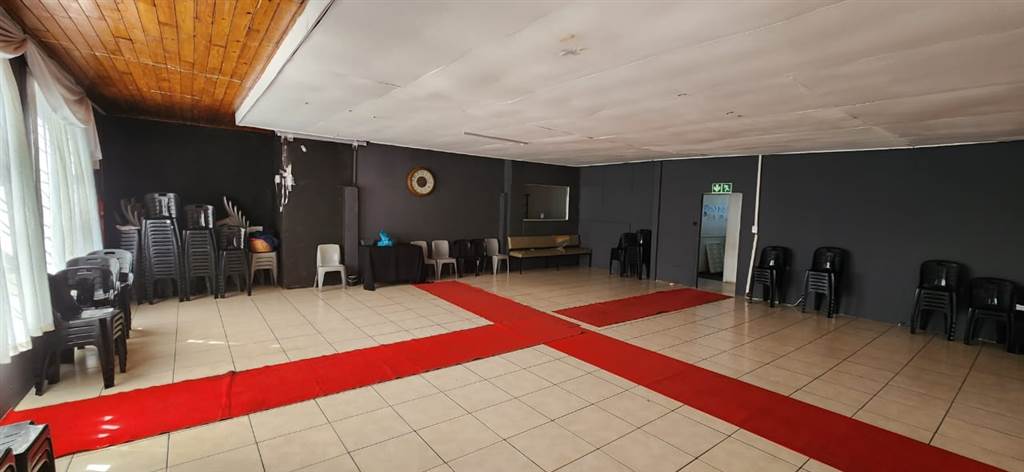 250  m² Commercial space in Paarl photo number 3