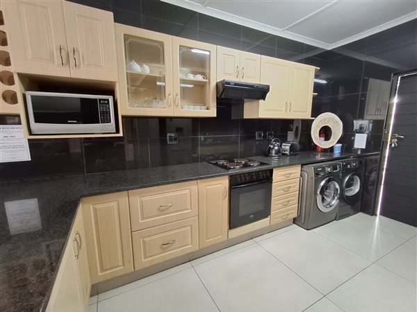 3 Bedroom Simplex 3 Bedroom Simplex