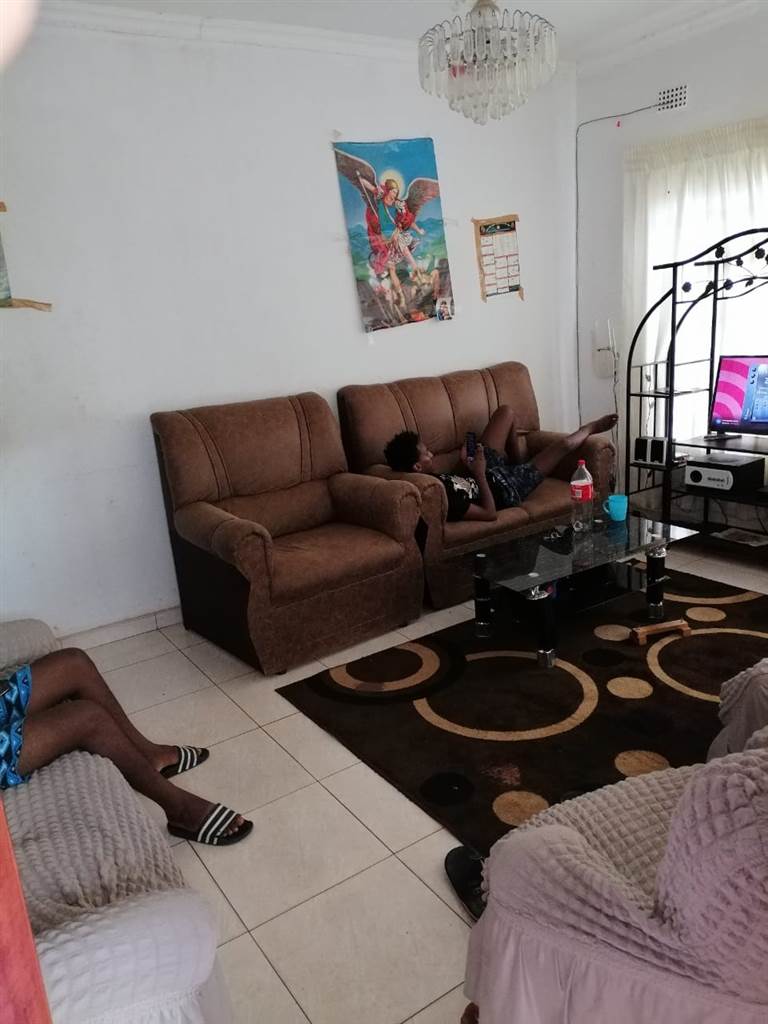3 Bed House in Thohoyandou photo number 3