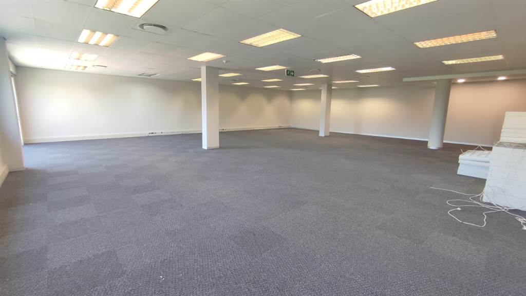 250  m² Commercial space in Bedfordview photo number 5