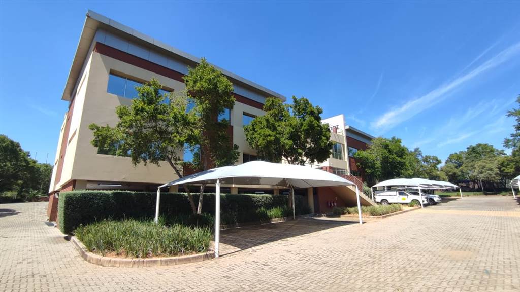 250  m² Commercial space in Bedfordview photo number 1