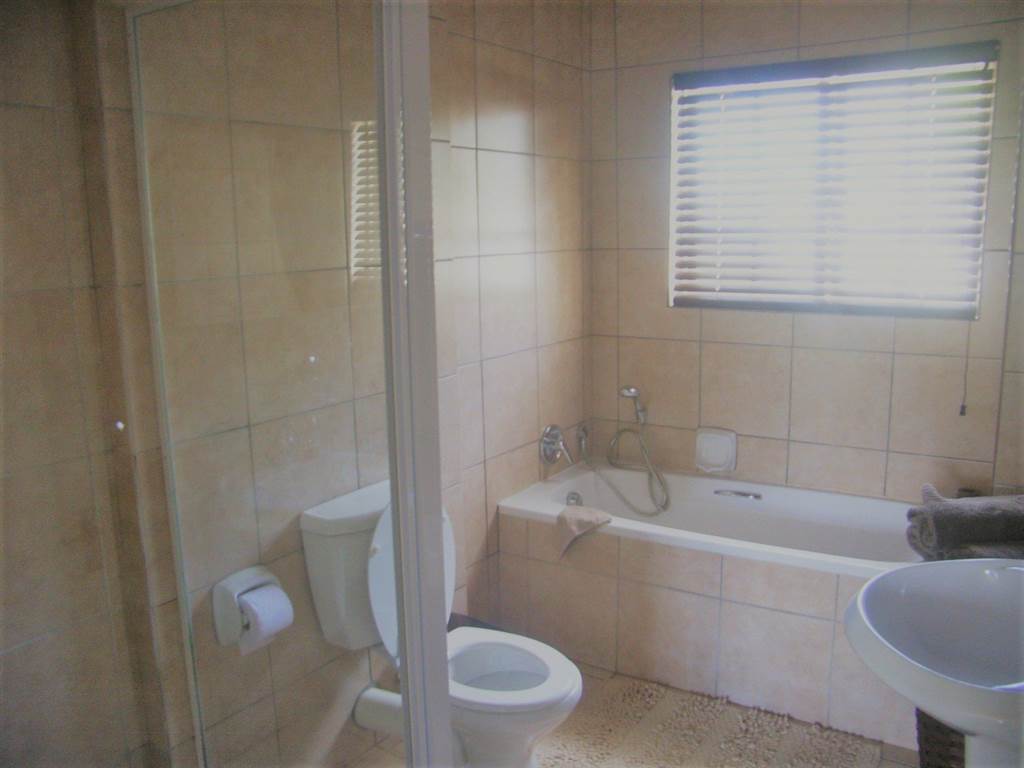 3 Bed House in Mt Edgecombe Estate 1 & 2 photo number 14