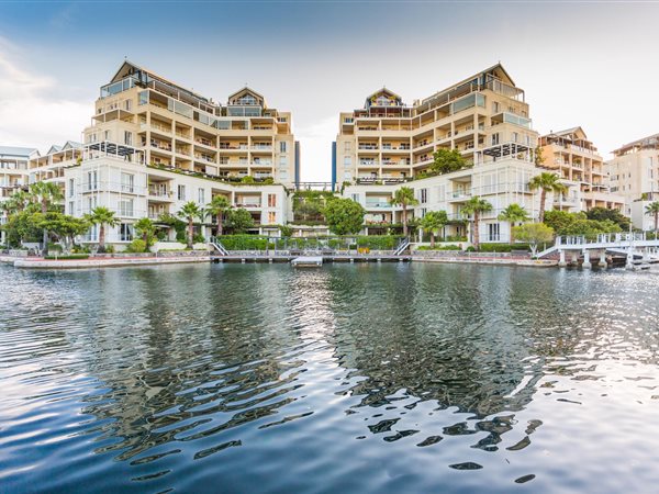 4 Bed Apartment in Waterfront
