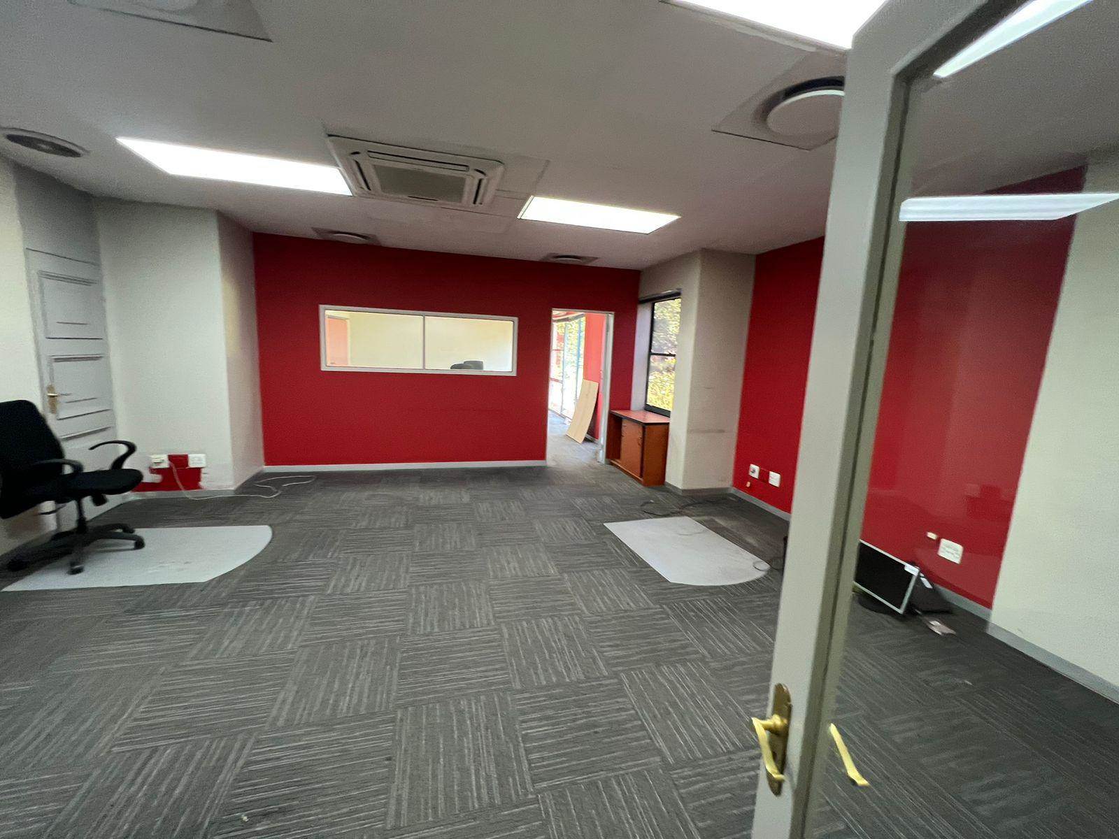 450  m² Commercial space in Woodmead photo number 12