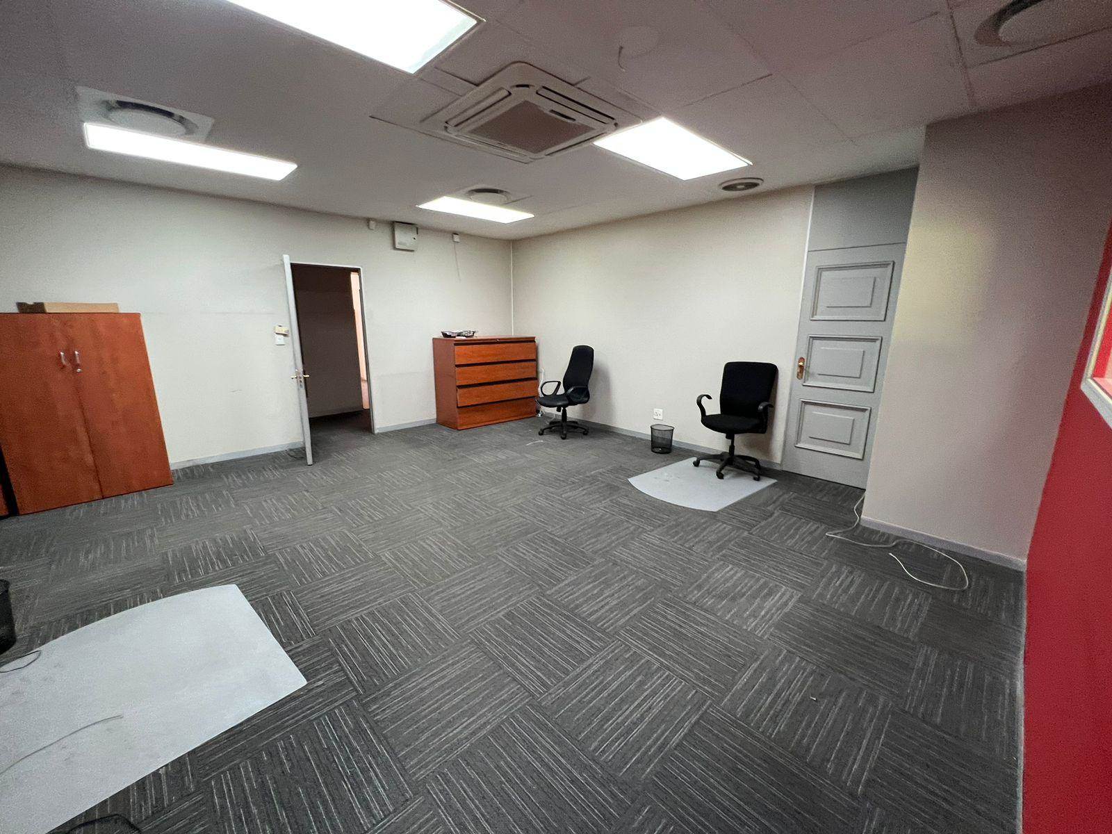 450  m² Commercial space in Woodmead photo number 18