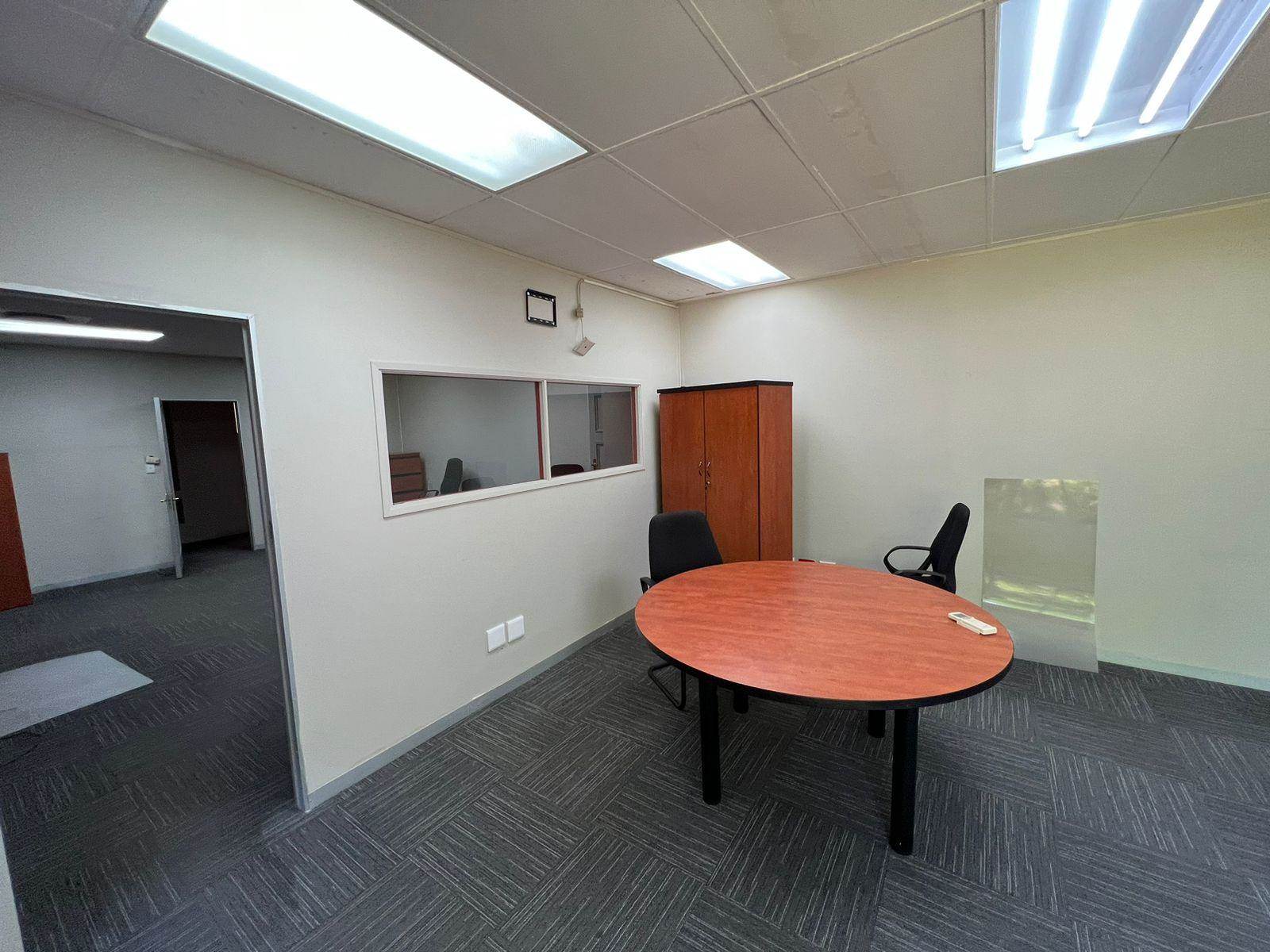 450  m² Commercial space in Woodmead photo number 14