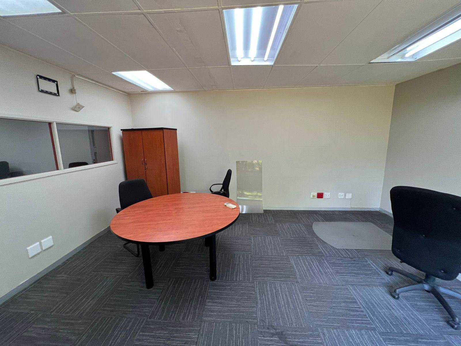 450  m² Commercial space in Woodmead photo number 15