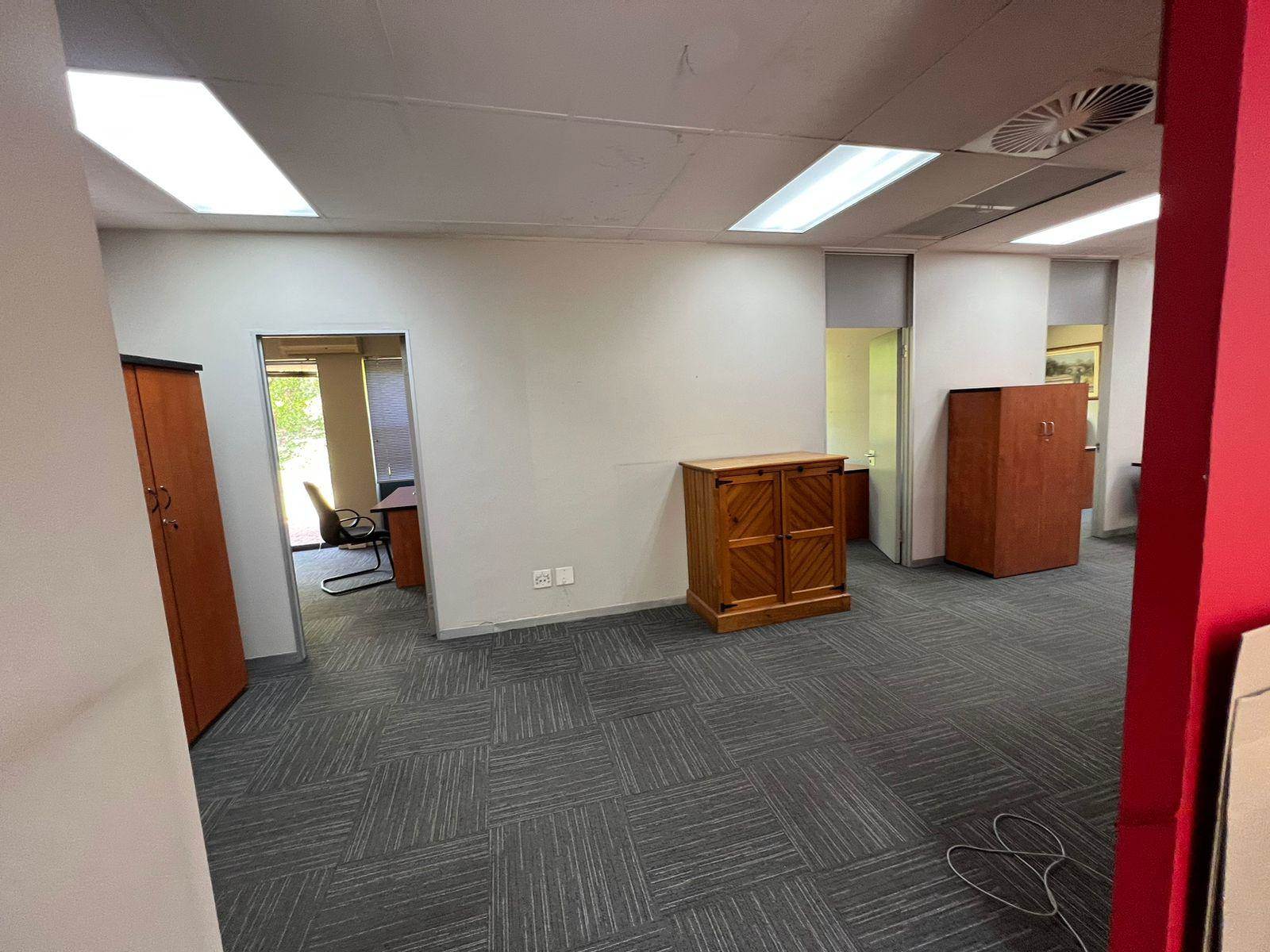 450  m² Commercial space in Woodmead photo number 28