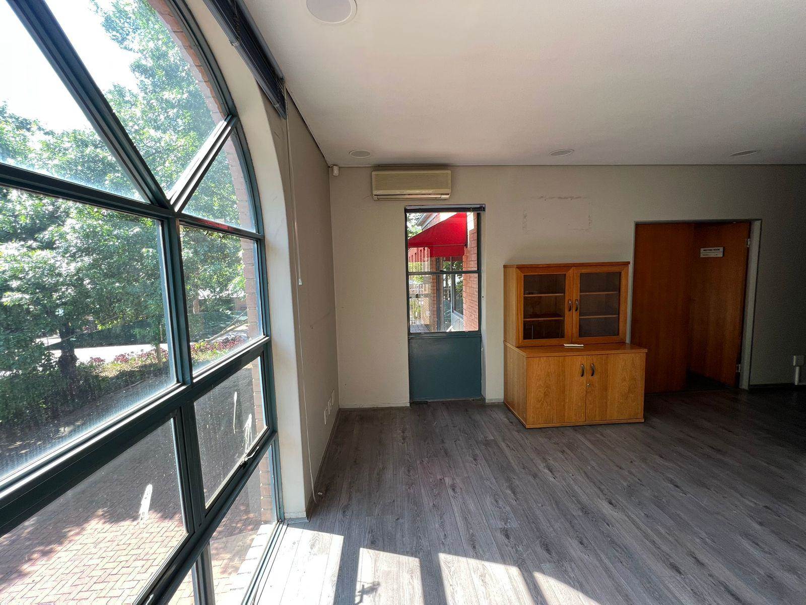 450  m² Commercial space in Woodmead photo number 6