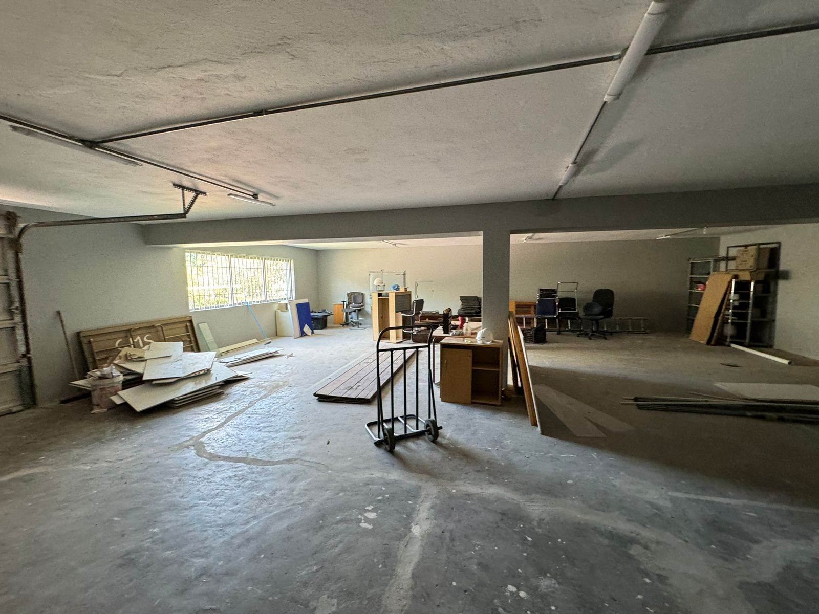 180  m² Commercial space in Sunninghill photo number 5